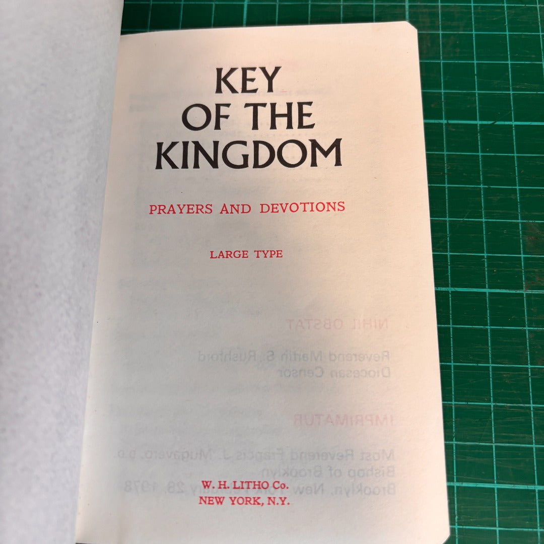 Key of the Kingdom Prayers and Devotions Large Print Bible 1978